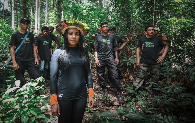 Puyr Tembé with her team of Forest Guardians  (photo credit Fernanda Luna)